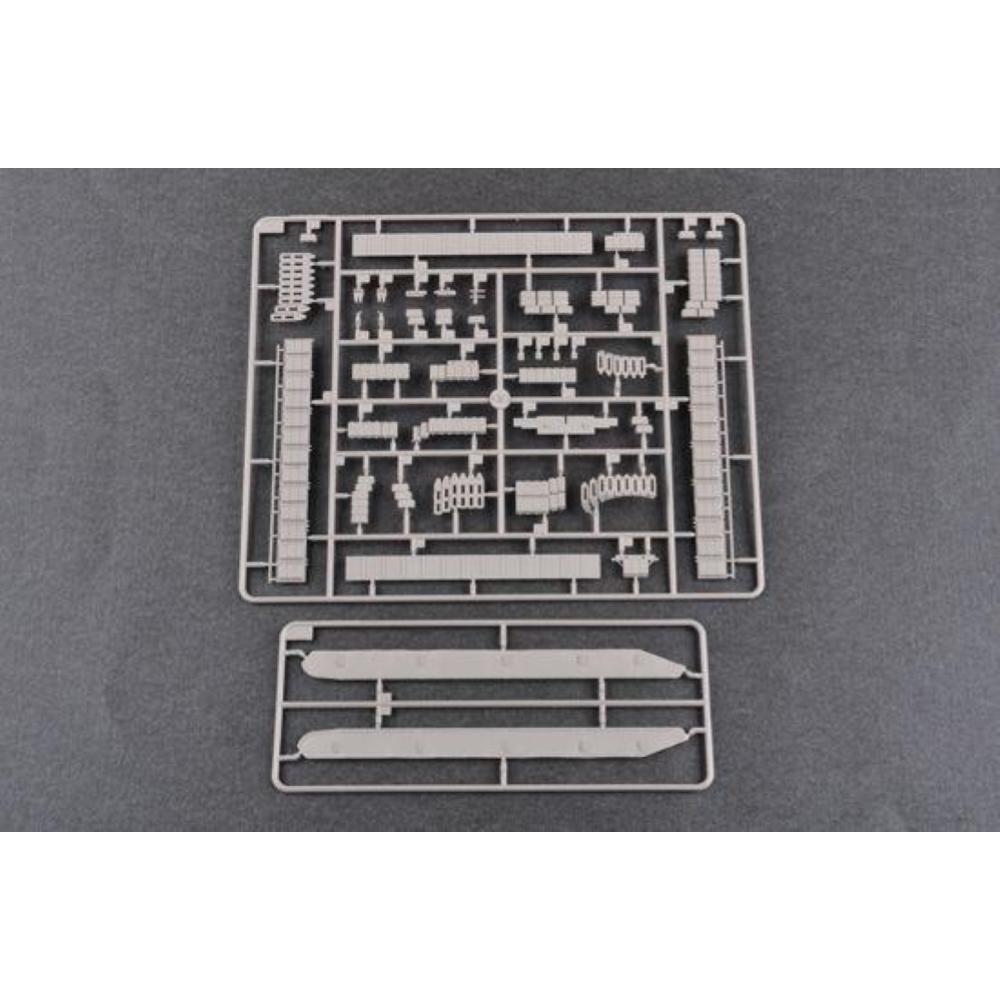 TRUMPETER: 1:35 Soviet T-64AV Mod. 1984