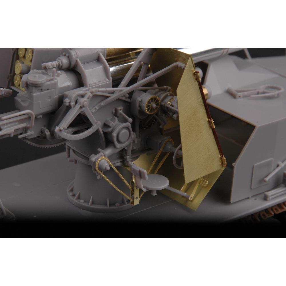 TRUMPETER: 1:35 8,8cm Flak18 auf Sd.Kfz.8 12t ZgKw "Bunkerknacker"