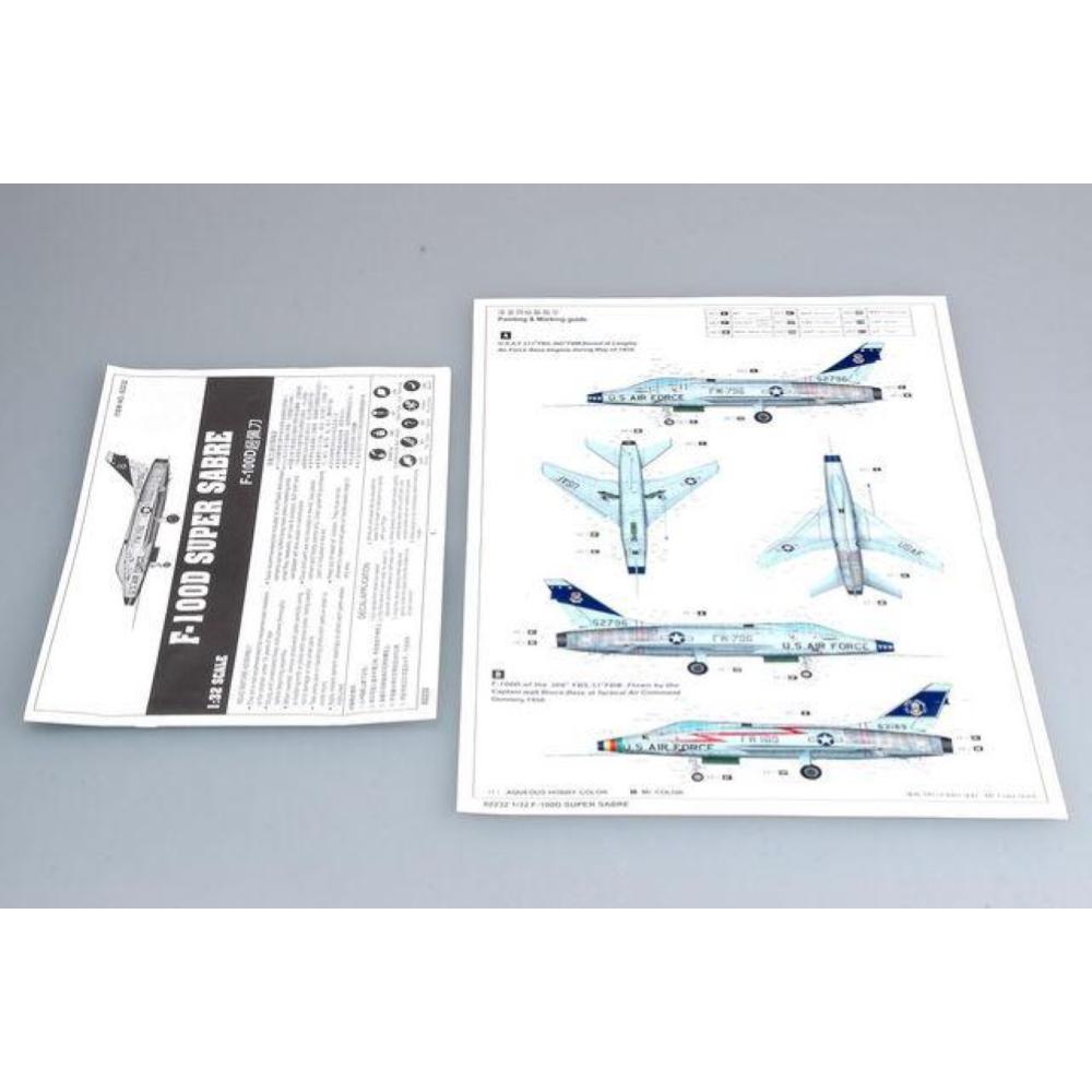 TRUMPETER: 1:32 North American F-100D Super Sabre