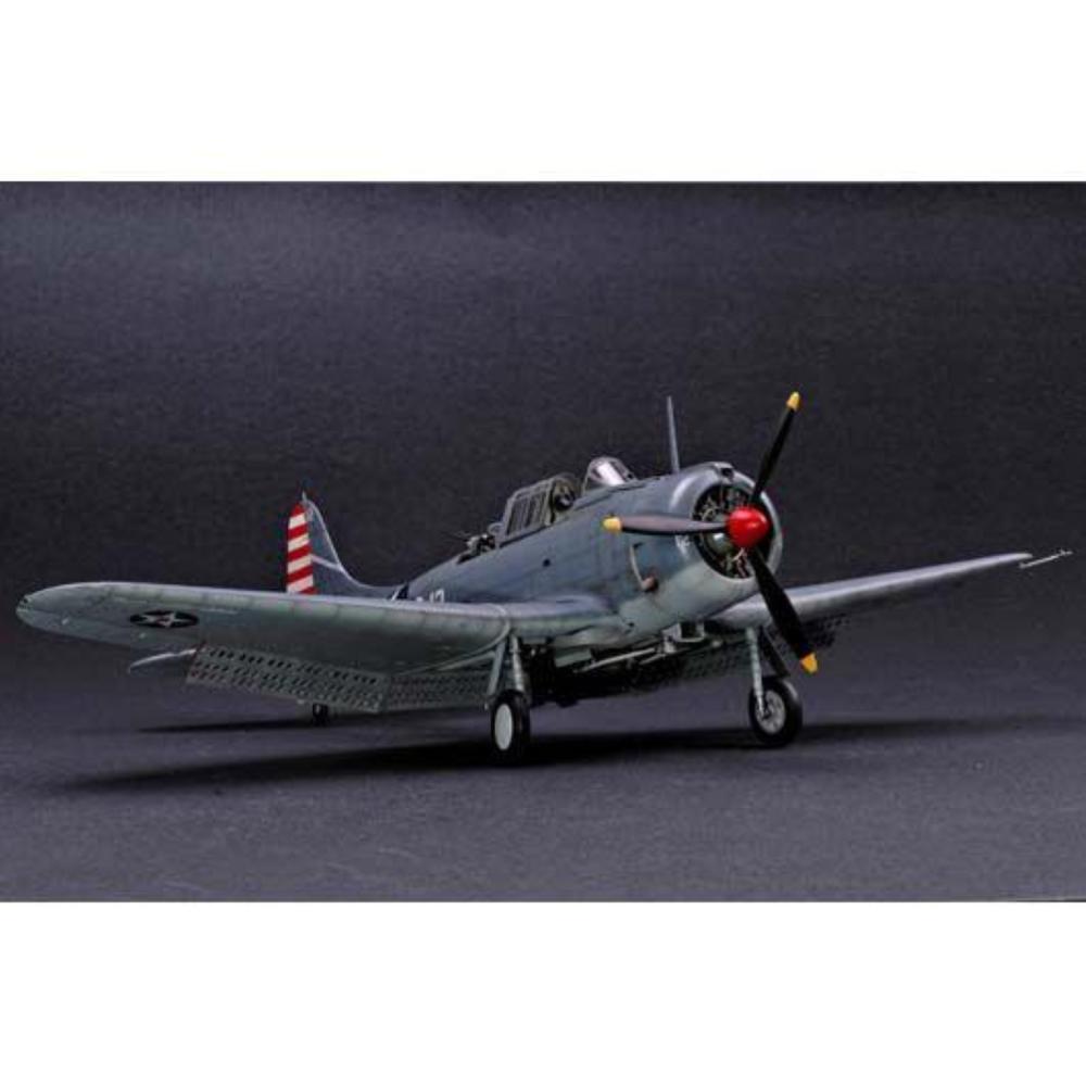 TRUMPETER: 1:32 Douglas SBD-3 "Dauntless" MIDWAY