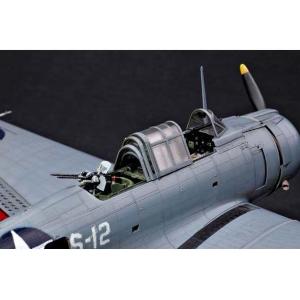 TRUMPETER: 1:32 Douglas SBD-3 "Dauntless" MIDWAY