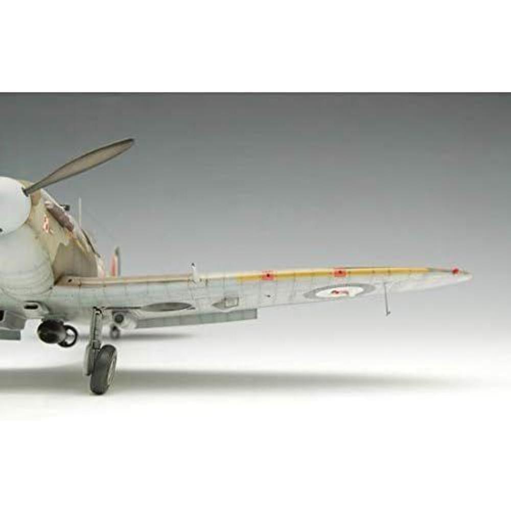 TRUMPETER: 1:24 Supermarine Spitfire Mk. Vb