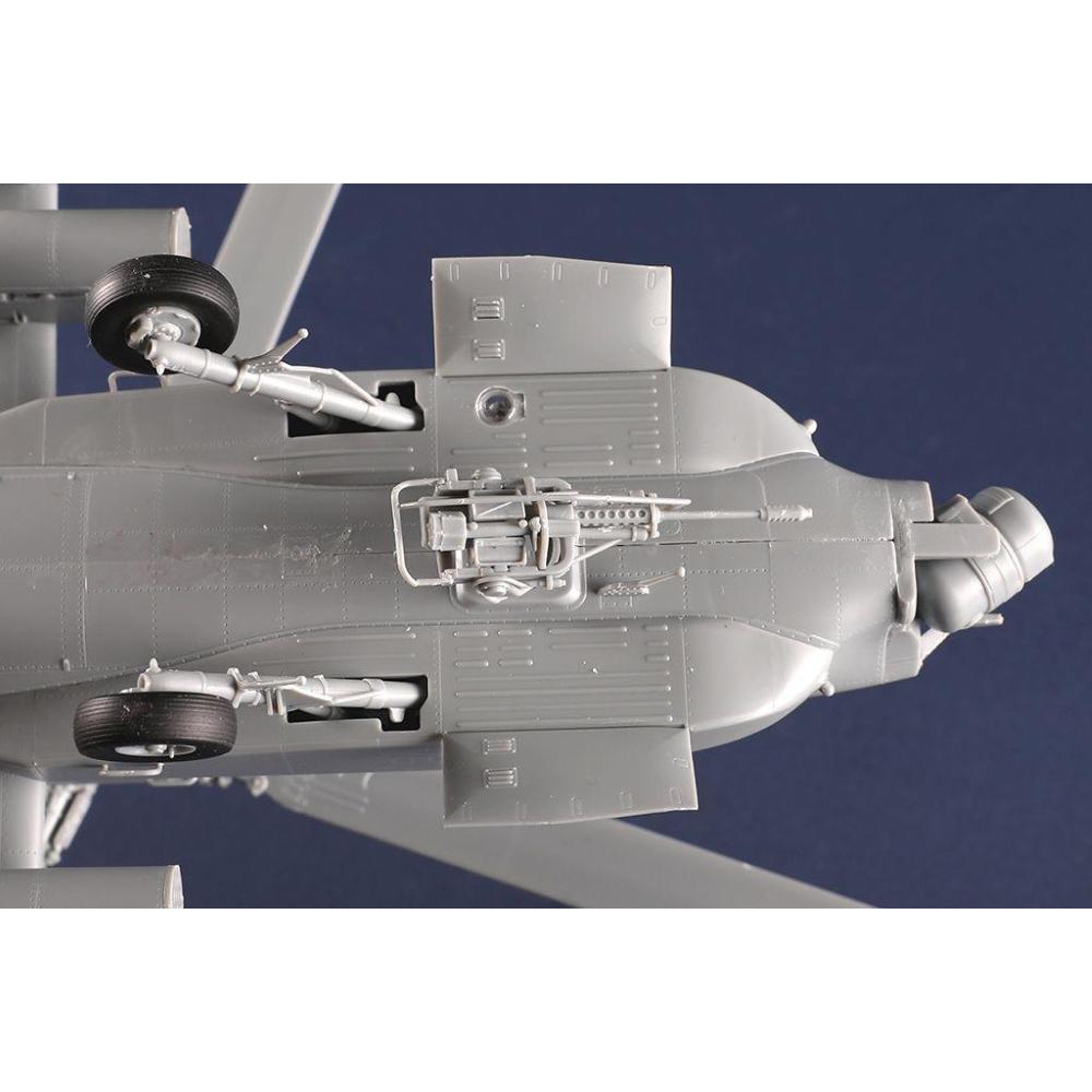 TRUMPETER: 1:35 Hughes AH-64A Apache Early (1:35)