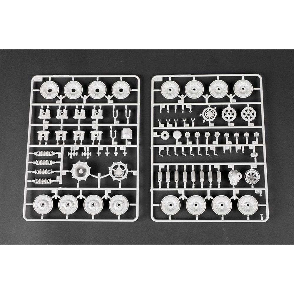 TRUMPETER: 1:35 E-100 Flakpanzer w/Flakrakete Rheintocher I