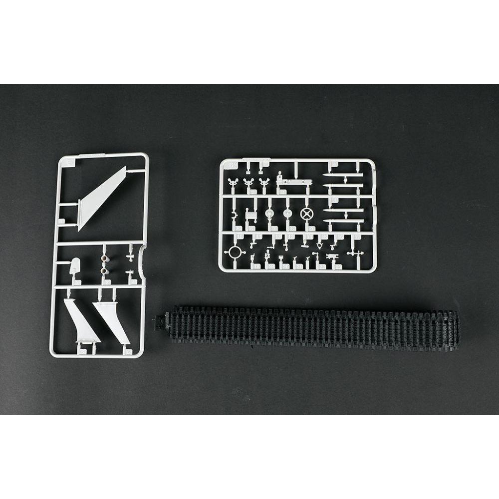TRUMPETER: 1:35 E-100 Flakpanzer w/Flakrakete Rheintocher I