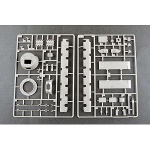 TRUMPETER: 1:35 Soviet T-100 Heavy Tank