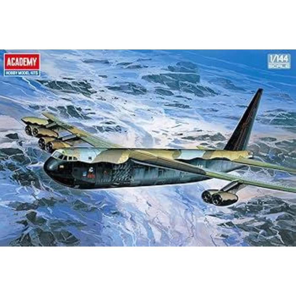 ACADEMY: 1:144 Boeing B-52D Stratofortress